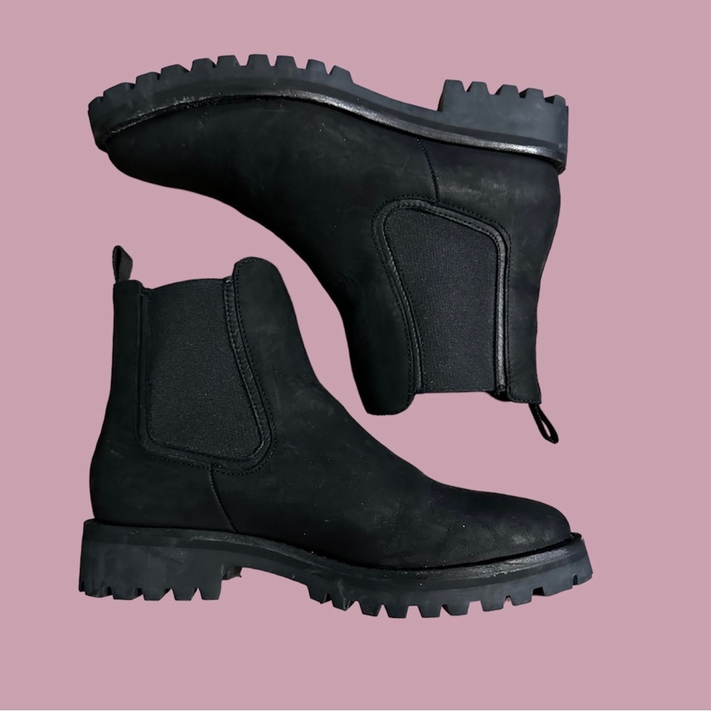 Thursday Everyday Black Chelsea Boot Size 8 Suede Booties